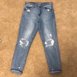 American Eagle “Mom Jeans”
